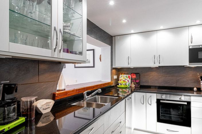 Image No.9-3 Bed Apartment for sale