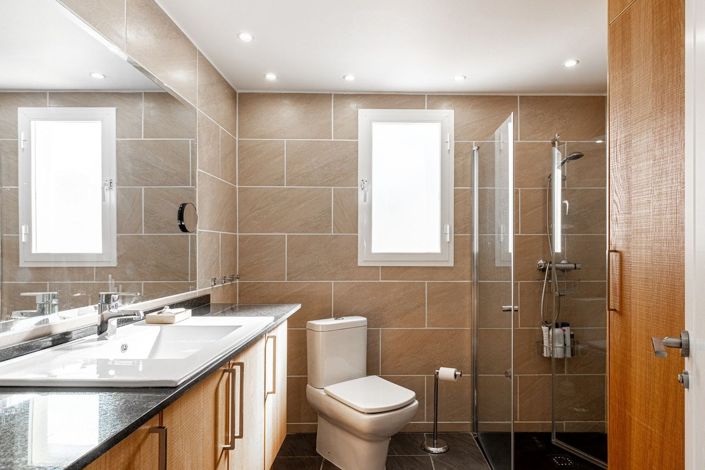 Image No.17-3 Bed Apartment for sale