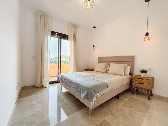 Image No.24-3 Bed Apartment for sale