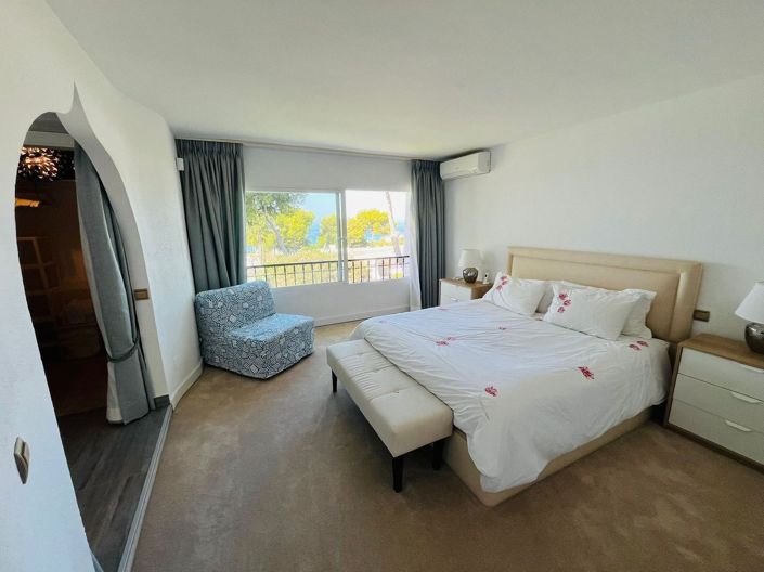 Image No.10-3 Bed Townhouse for sale