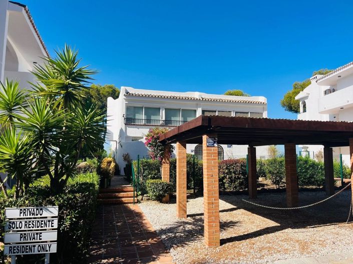 Image No.21-3 Bed Townhouse for sale