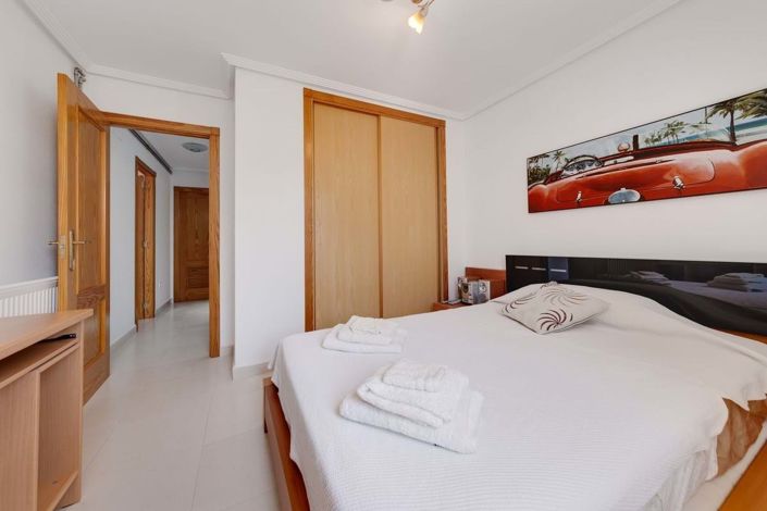 Image No.18-3 Bed Townhouse for sale