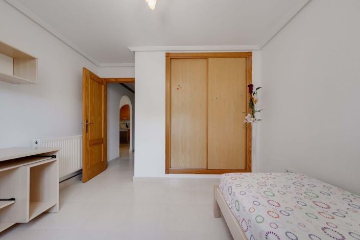 Image No.30-3 Bed Townhouse for sale