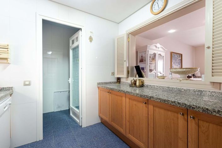 Image No.28-2 Bed Apartment for sale