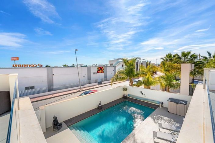 Image No.2-3 Bed Villa for sale