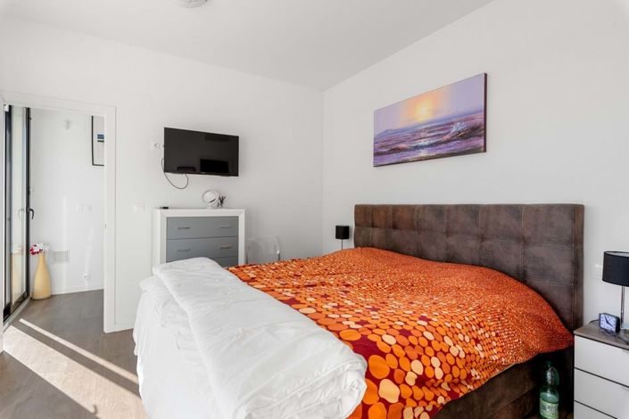 Image No.8-3 Bed Villa for sale