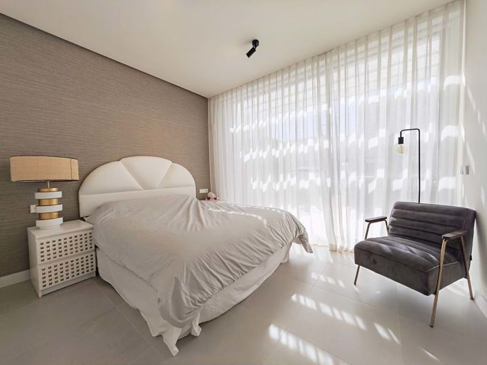 Image No.14-3 Bed Townhouse for sale