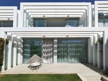 1447-518898-78d1f4f8b6655591b02d22fabb36a692d