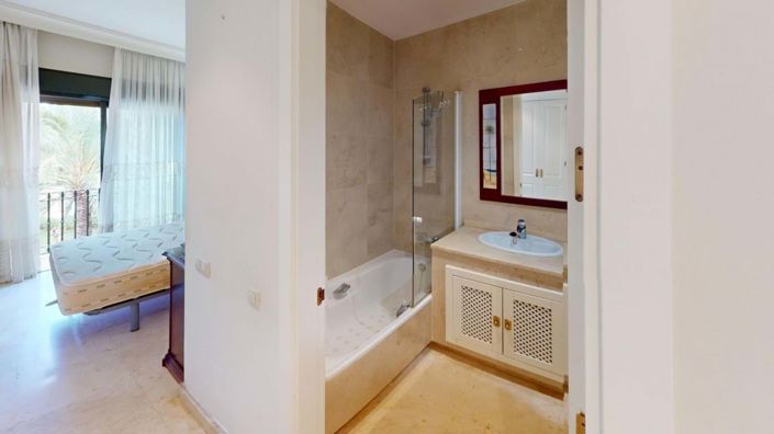 Image No.18-2 Bed Apartment for sale