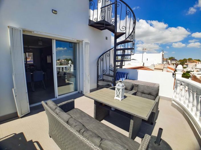 Image No.13-3 Bed Townhouse for sale