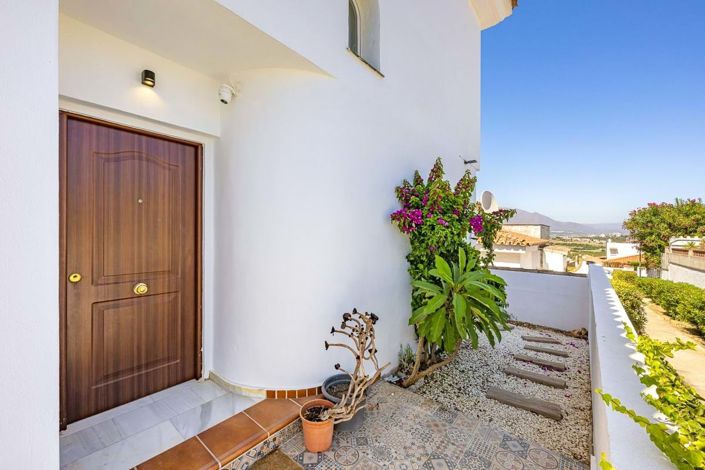 Image No.2-5 Bed Villa for sale