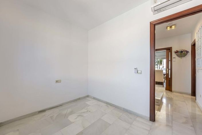 Image No.22-5 Bed Villa for sale