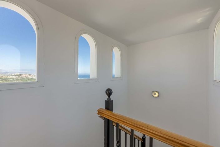 Image No.25-5 Bed Villa for sale