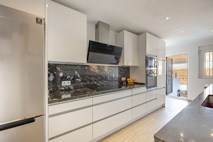 Image No.5-5 Bed Villa for sale