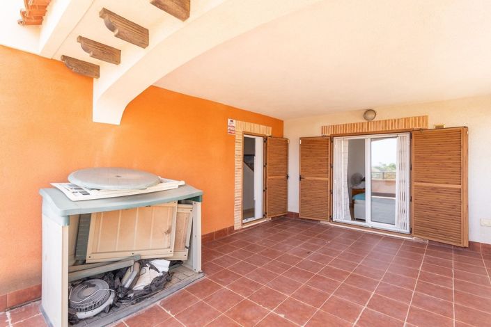 Image No.20-3 Bed Townhouse for sale