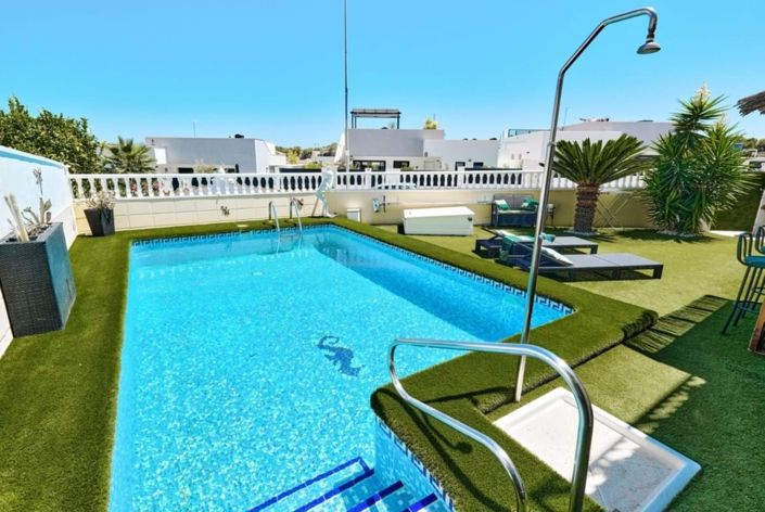 Image No.29-3 Bed Villa for sale