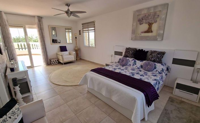 Image No.27-3 Bed Villa for sale