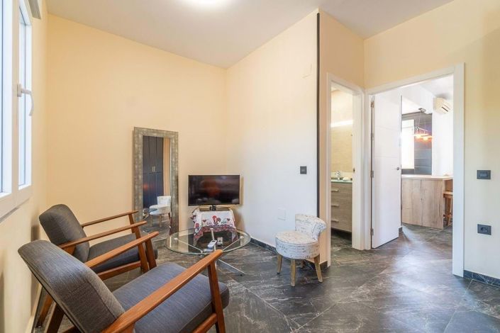 Image No.10-2 Bed Villa for sale