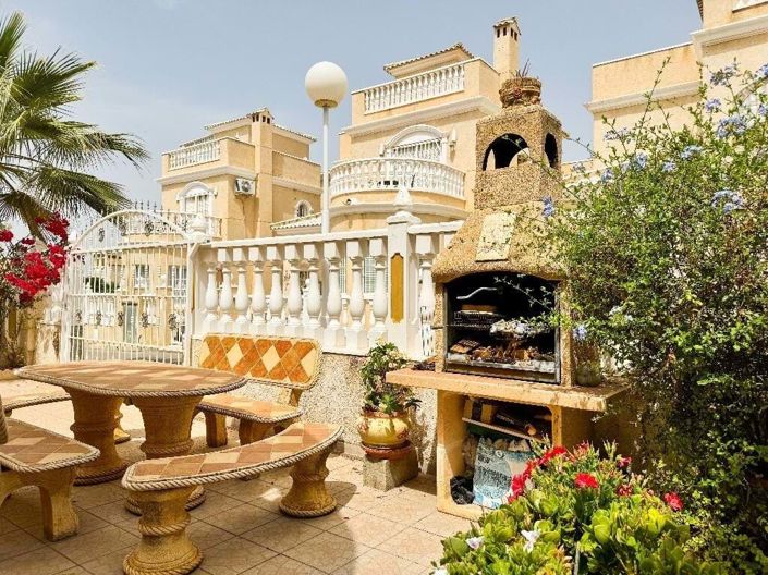 Image No.2-3 Bed Villa for sale