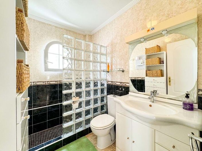 Image No.21-3 Bed Villa for sale