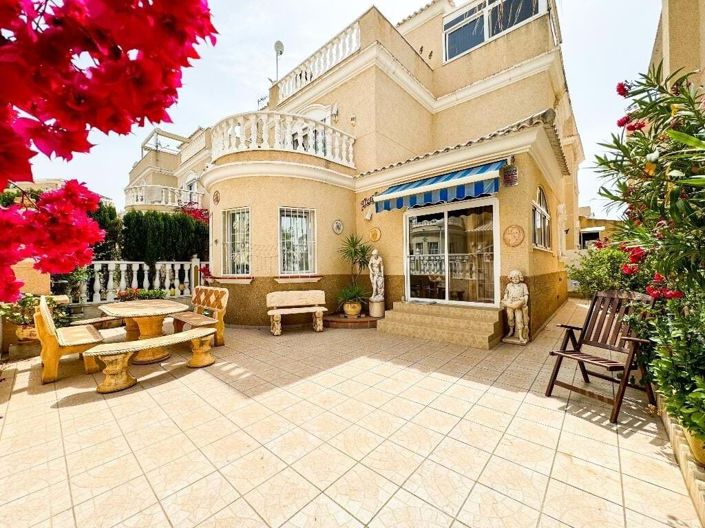 Image No.28-3 Bed Villa for sale