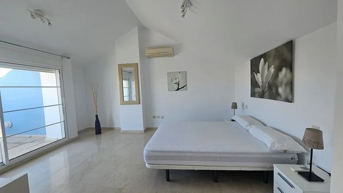 Image No.18-3 Bed Apartment for sale