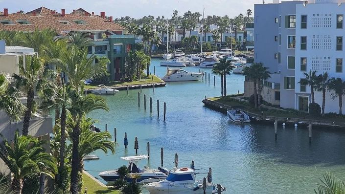 Image No.24-3 Bed Apartment for sale