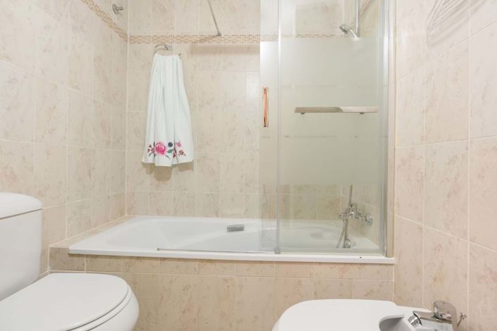 Image No.12-2 Bed Apartment for sale