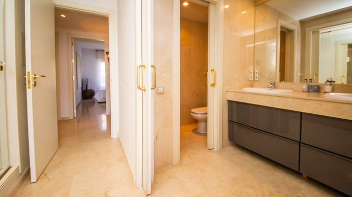 Image No.17-3 Bed Apartment for sale