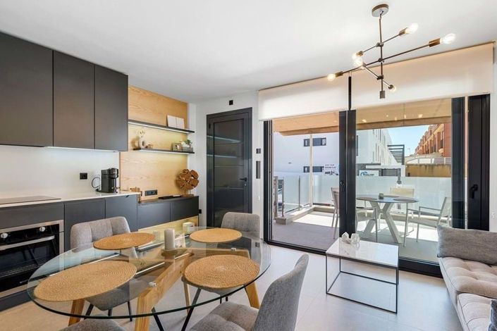 Image No.3-3 Bed Townhouse for sale