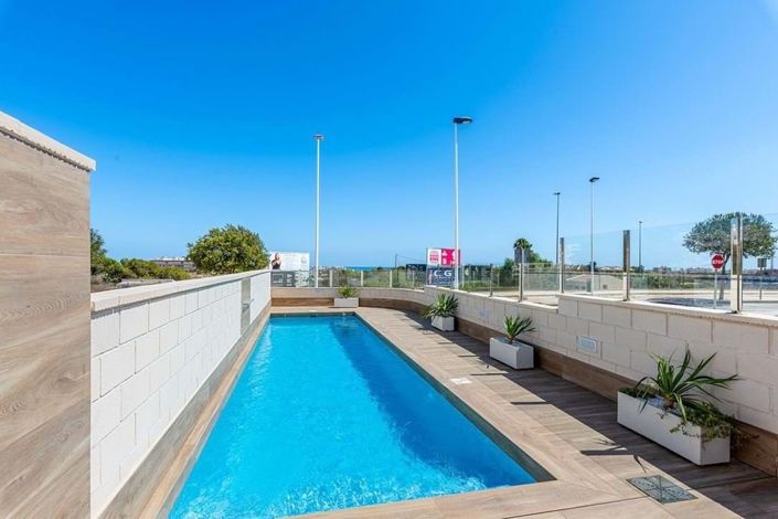 Image No.31-3 Bed Townhouse for sale