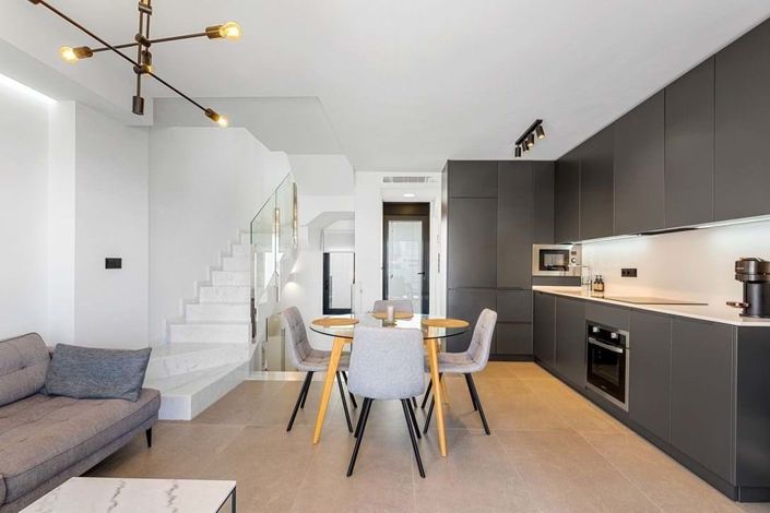 Image No.5-3 Bed Townhouse for sale