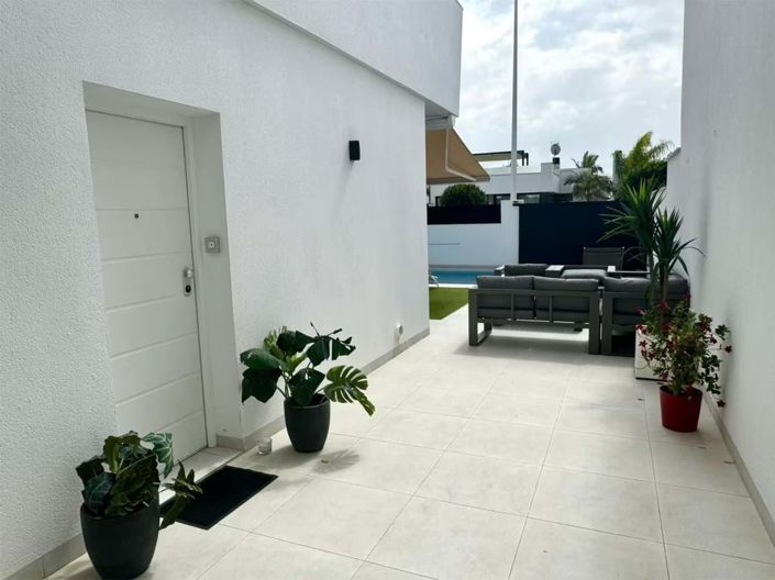 Image No.20-3 Bed Villa for sale