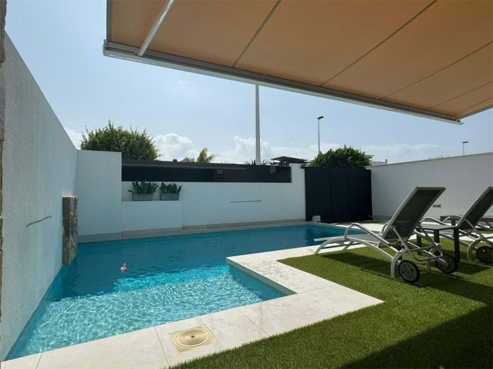 Image No.3-3 Bed Villa for sale