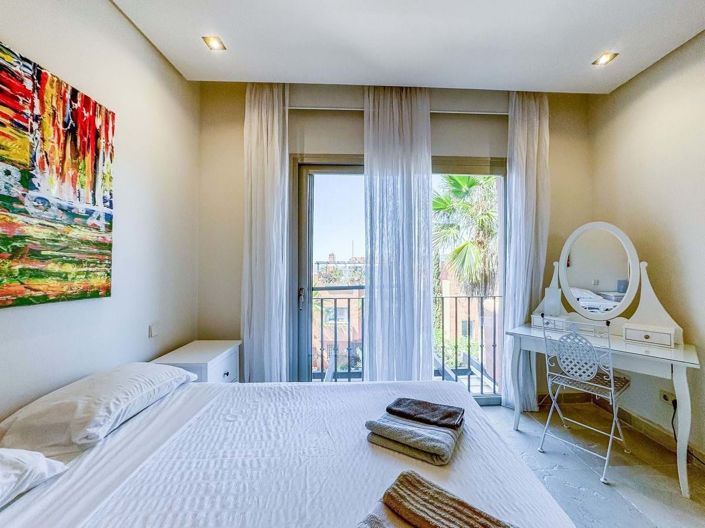 Image No.32-4 Bed Townhouse for sale