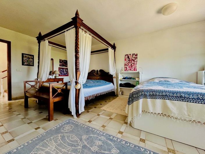 Image No.24-3 Bed Townhouse for sale