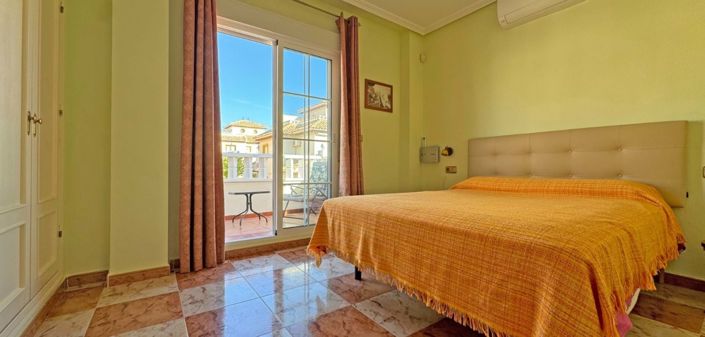 Image No.10-2 Bed Townhouse for sale