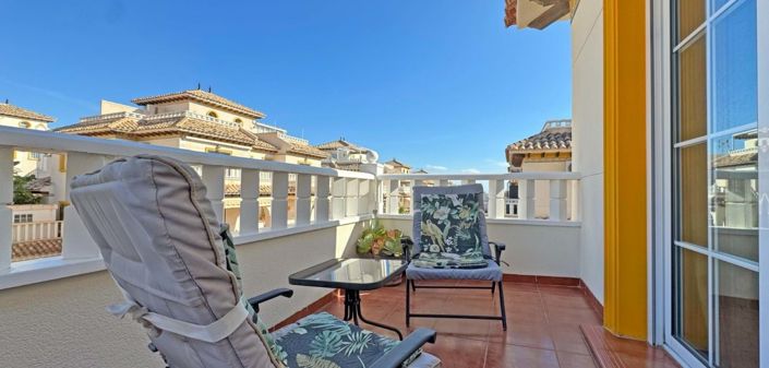 Image No.12-2 Bed Townhouse for sale