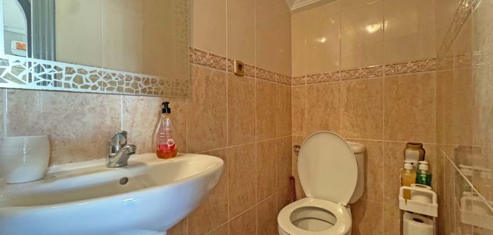 Image No.16-2 Bed Townhouse for sale