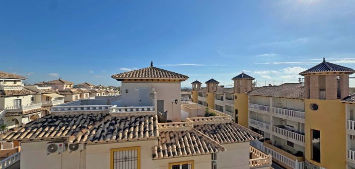 Image No.20-2 Bed Townhouse for sale