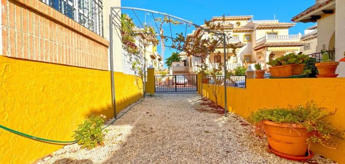 Image No.21-2 Bed Townhouse for sale