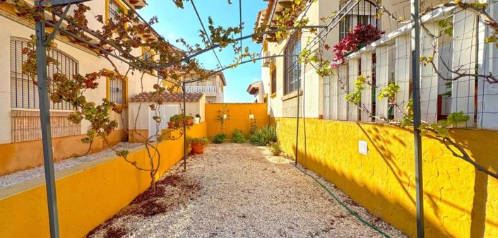 Image No.22-2 Bed Townhouse for sale