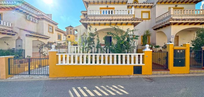 Image No.25-2 Bed Townhouse for sale