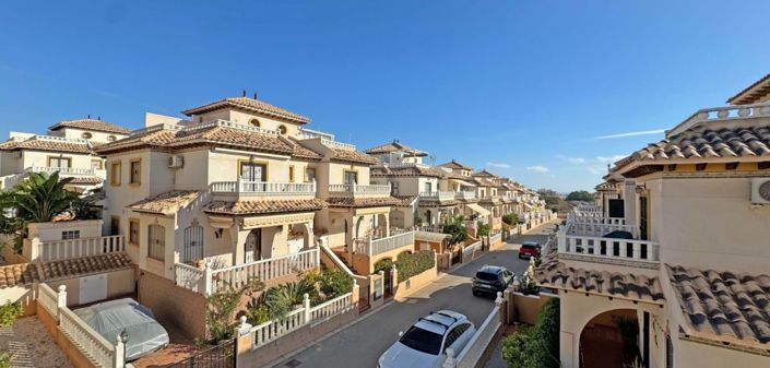 Image No.26-2 Bed Townhouse for sale