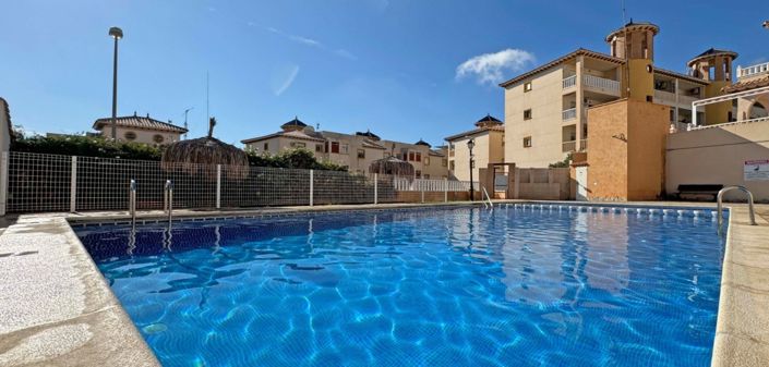 Image No.28-2 Bed Townhouse for sale