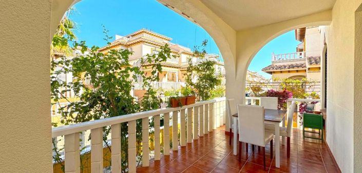 Image No.3-2 Bed Townhouse for sale