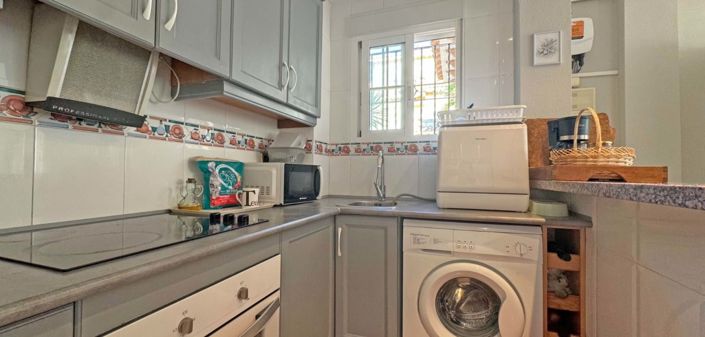 Image No.9-2 Bed Townhouse for sale