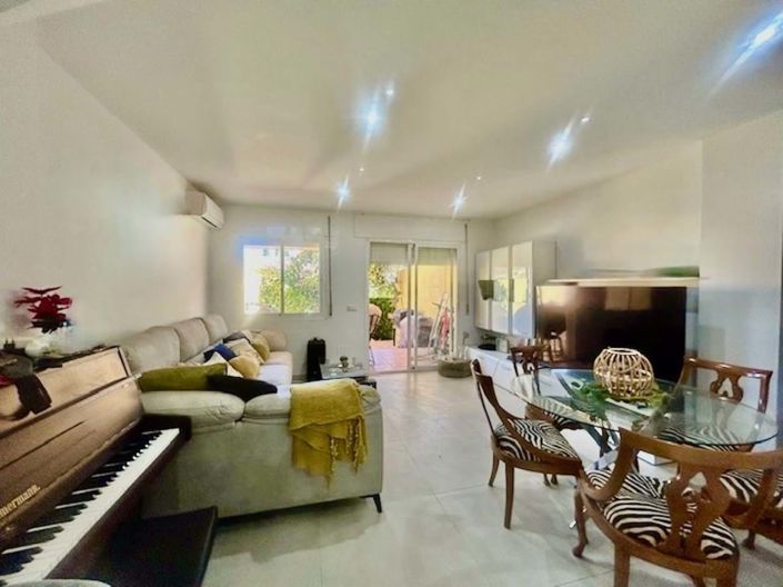 Image No.2-3 Bed Townhouse for sale