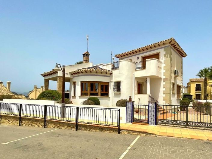 Image No.17-3 Bed Villa for sale