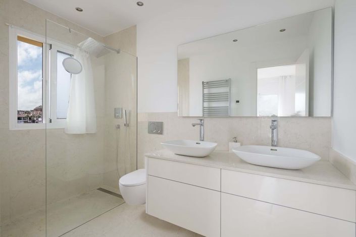 Image No.12-3 Bed Townhouse for sale